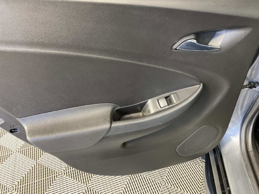 Used 2018 Chevrolet Volt LT FWD image 25