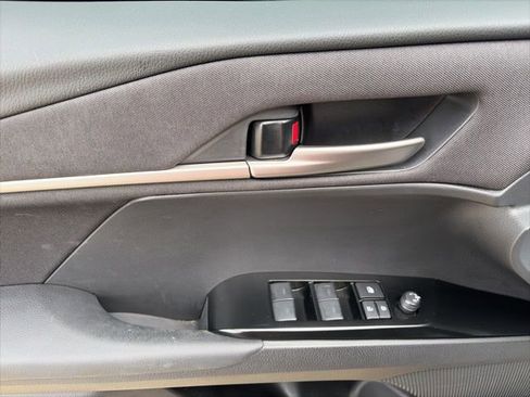 Used 2025 Toyota Camry LE image 11