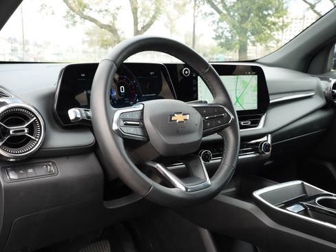 Used 2025 Chevrolet Equinox LT image 17