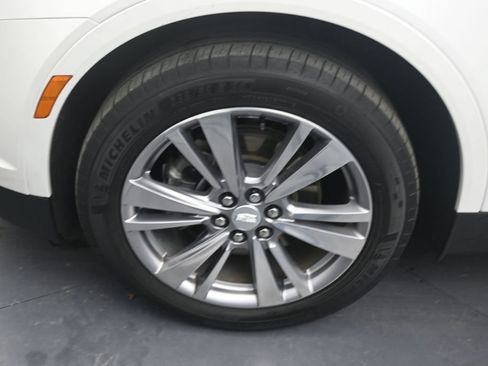 Used 2024 Cadillac XT5 Premium Luxury AWD/4WD image 9