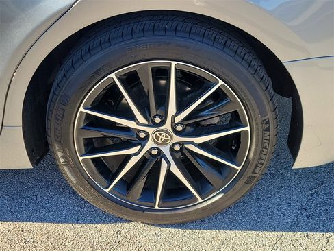 Used 2023 Toyota Camry SE image 5