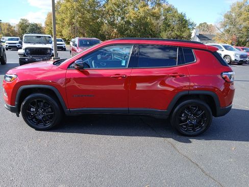 New 2026 Jeep Compass Latitude image 11