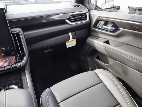 New 2026 GMC Yukon XL Elevation image 21