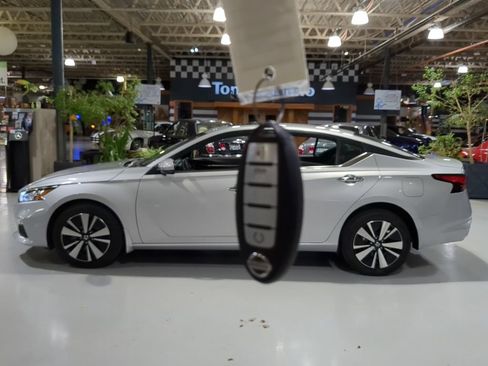 Used 2022 Nissan Altima 2.5 SV w/ SV Premium Package AWD/4WD image 4
