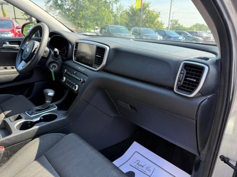 Used 2022 Kia Sportage LX image 12