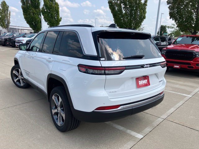 New 2026 Jeep Grand Cherokee Limited w/ Luxury Tech Group II AWD/4WD image 8