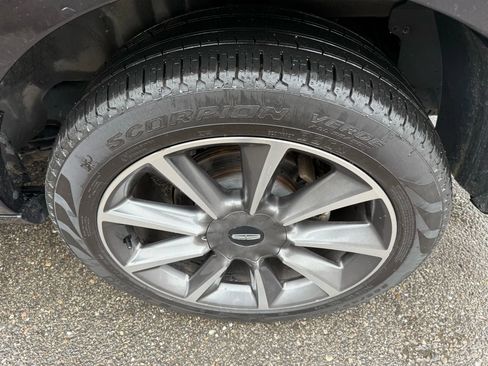 Used 2016 Lincoln Navigator Reserve image 10