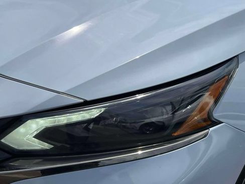 Used 2024 Nissan Altima 2.5 SR FWD image 12