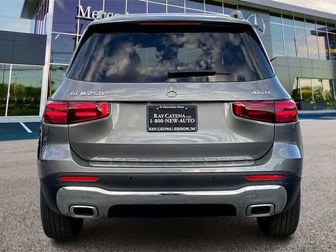 New 2026 Mercedes-Benz GLB 250 4MATIC image 4