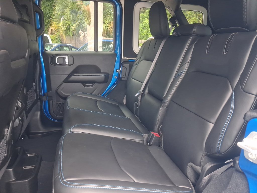 Used 2024 Jeep Wrangler Unlimited Rubicon 4xe AWD/4WD image 25