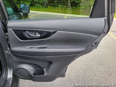 Used 2018 Nissan Rogue SL AWD/4WD image 30