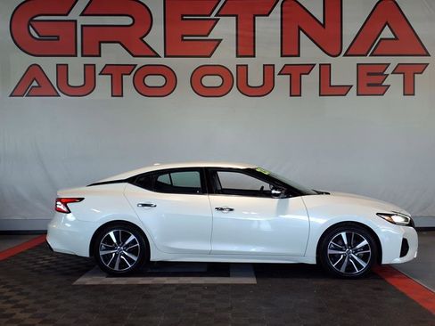 Used 2023 Nissan Maxima SV image 1