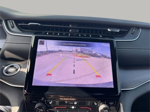 New 2025 Jeep Grand Cherokee L Limited image 15