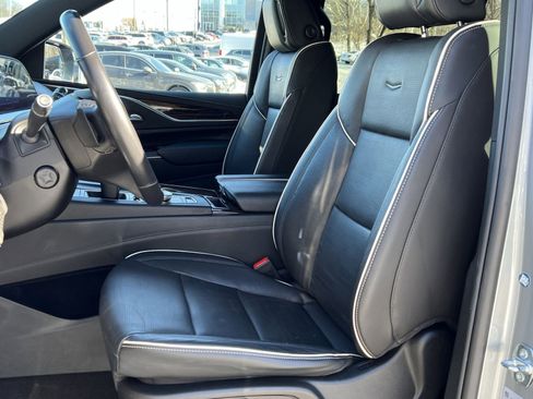 Used 2023 Cadillac Escalade ESV Premium Luxury image 11