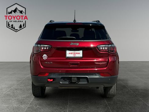 Used 2022 Jeep Compass Trailhawk w/ Trailhawk Convenience Group AWD/4WD image 4