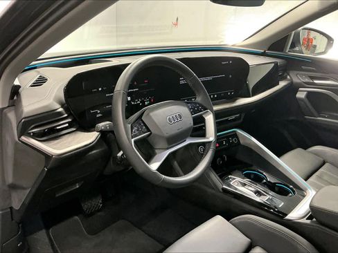 Used 2025 Audi Q5 Premium Plus w/ Premium Plus image 16