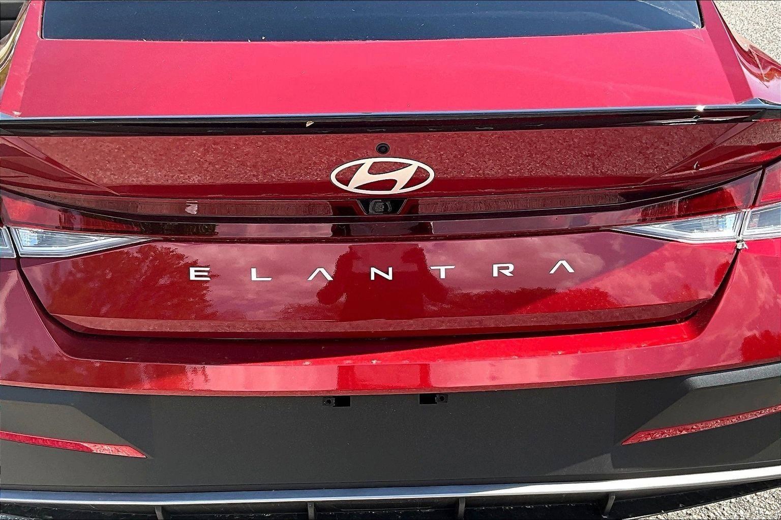 Used 2026 Hyundai Elantra Sport FWD image 5
