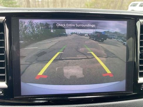 Used 2023 Chrysler Pacifica Touring-L FWD image 60