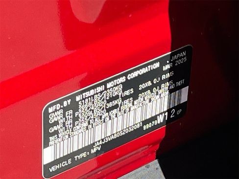 New 2025 Mitsubishi Outlander SE image 34