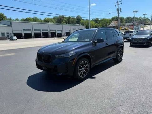Used 2026 BMW X5 xDrive40i w/ M Sport Package AWD/4WD image 3
