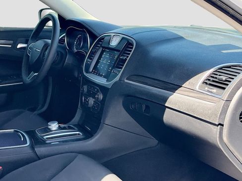 Used 2022 Chrysler 300 Touring w/ Sport Appearance Package RWD image 27