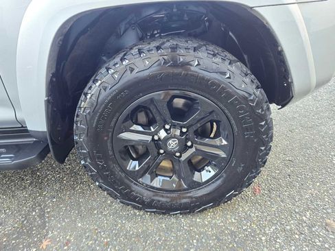 Used 2020 Toyota 4Runner SR5 Premium image 9