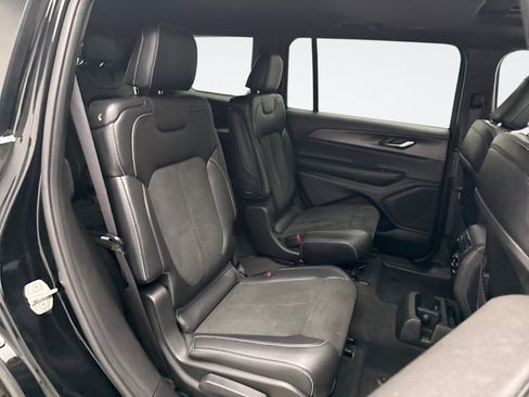Used 2023 Jeep Grand Cherokee L Laredo AWD/4WD image 18