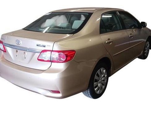 Used 2012 Toyota Corolla LE FWD image 5