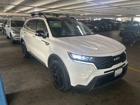 Certified 2023 Kia Sorento S w/ Panoramic Sunroof Package AWD/4WD image 2