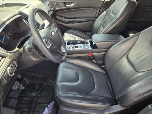 Used 2020 Ford Edge Titanium image 12