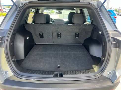 Used 2025 Chevrolet Equinox LT FWD image 43