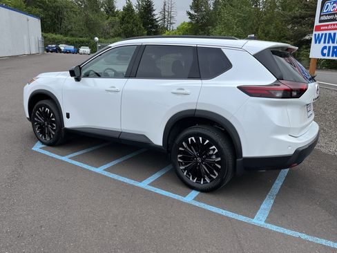 Used 2026 Nissan Rogue SV AWD/4WD image 3