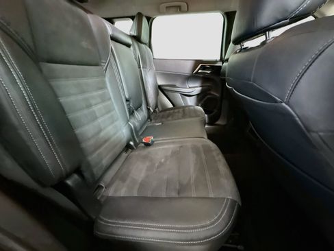 Used 2023 Mitsubishi Outlander SE Black Edition FWD image 27