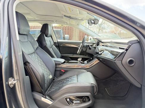 Used 2020 Audi S8 L image 29