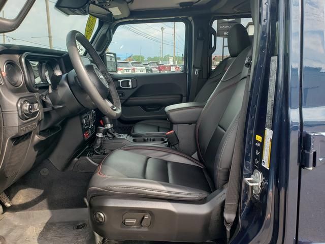 Used 2025 Jeep Gladiator Rubicon w/ Safety Group AWD/4WD image 10