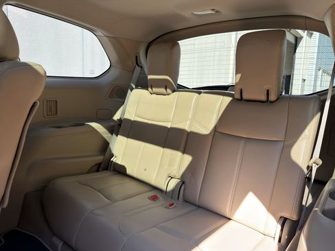 Used 2014 Nissan Pathfinder SL w/ SL Premium Package FWD image 15