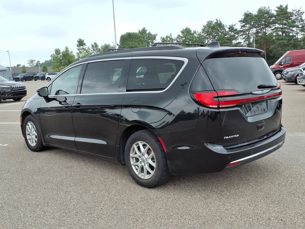 Used 2022 Chrysler Pacifica Touring-L FWD image 6