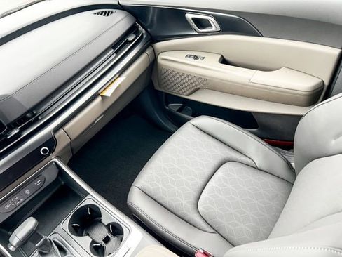 New 2026 Kia Carnival FWD image 14