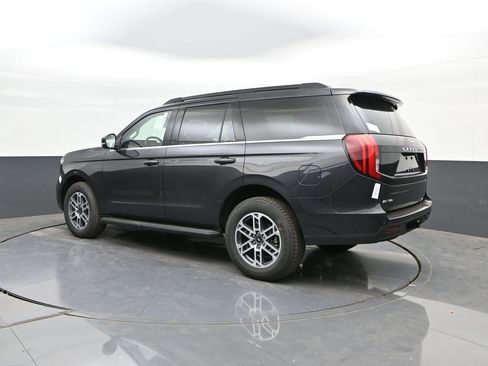 New 2026 Ford Expedition Active RWD image 5