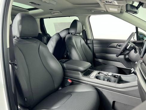 New 2026 Kia Carnival SX w/ SX Dark Edition Package image 32