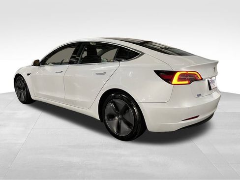Used 2020 Tesla Model 3 Standard Range Plus image 3