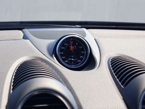 Certified 2024 Porsche 718 Boxster RWD image 26