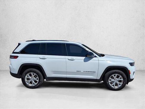 Used 2023 Jeep Grand Cherokee Limited AWD/4WD image 4
