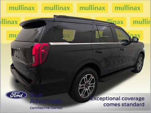 Used 2025 Ford Expedition Active RWD image 3