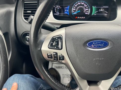 Used 2014 Ford Taurus SEL w/ Equipment Group 201A FWD image 19