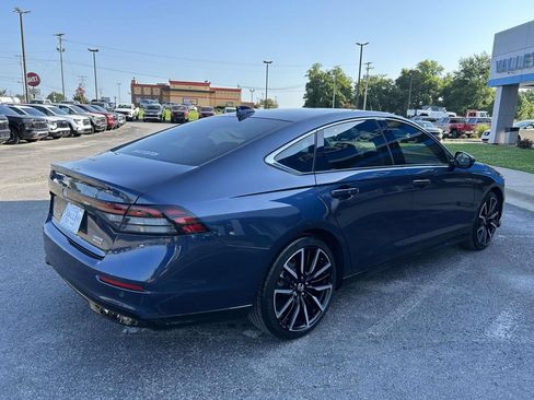 Used 2024 Honda Accord Touring image 4
