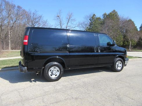 Used 2018 Chevrolet Express 2500 w/ Driver Convenience Package image 7