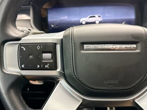 Used 2024 Land Rover Discovery Metropolitan Edition AWD/4WD image 11