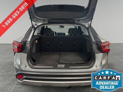 Used 2025 Chevrolet Trax LT FWD image 14
