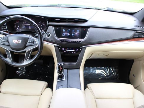 Used 2017 Cadillac XT5 Luxury AWD/4WD image 30